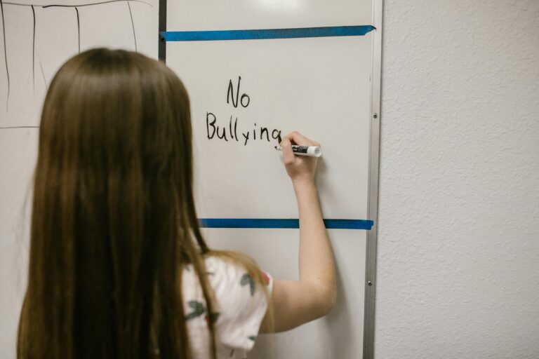 Instituciones que escuchan: la tecnología al servicio de un entorno educativo seguro.